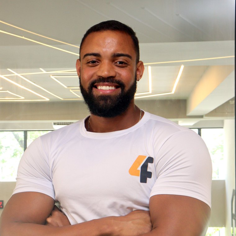 Gustavo César · CREF 021595-G/PE